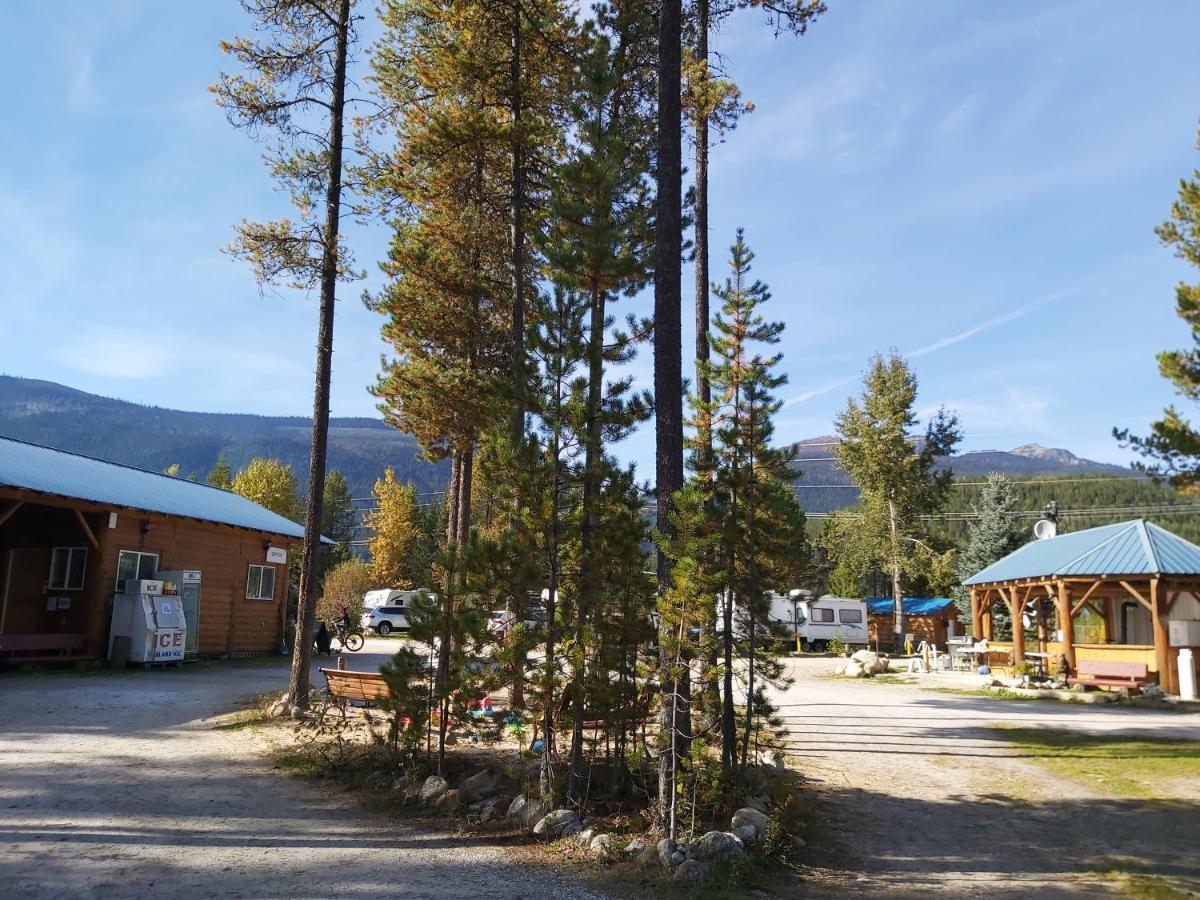 Blue River Cabins & Campgrounds Buitenkant foto