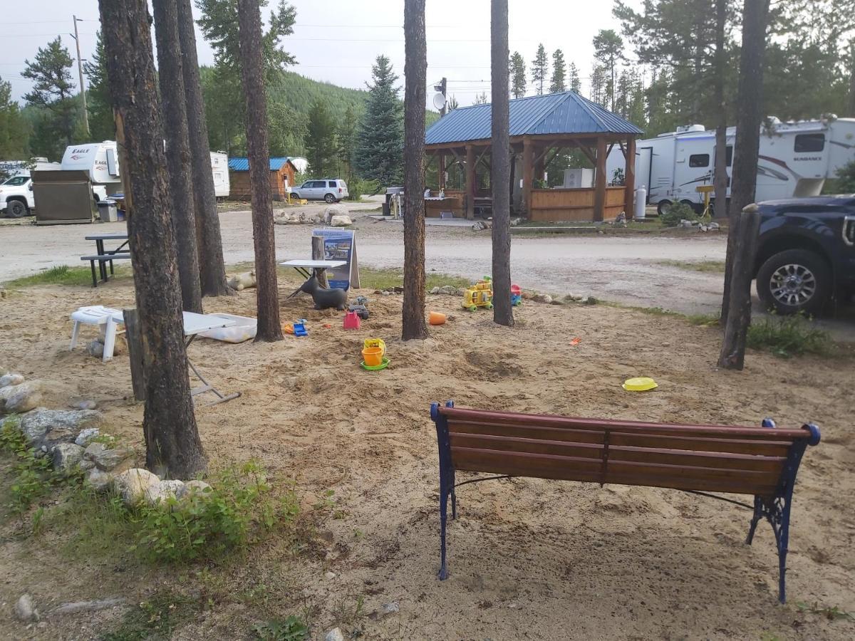 Blue River Cabins & Campgrounds Buitenkant foto