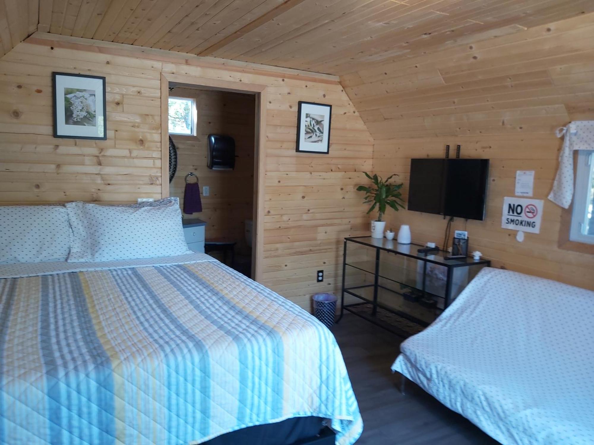 Blue River Cabins & Campgrounds Buitenkant foto